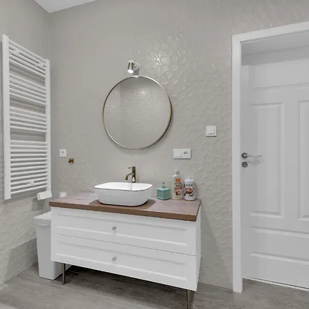 Apartment Polonia Centrum Z Miejscem Parkingowym Lodz (Lodz)